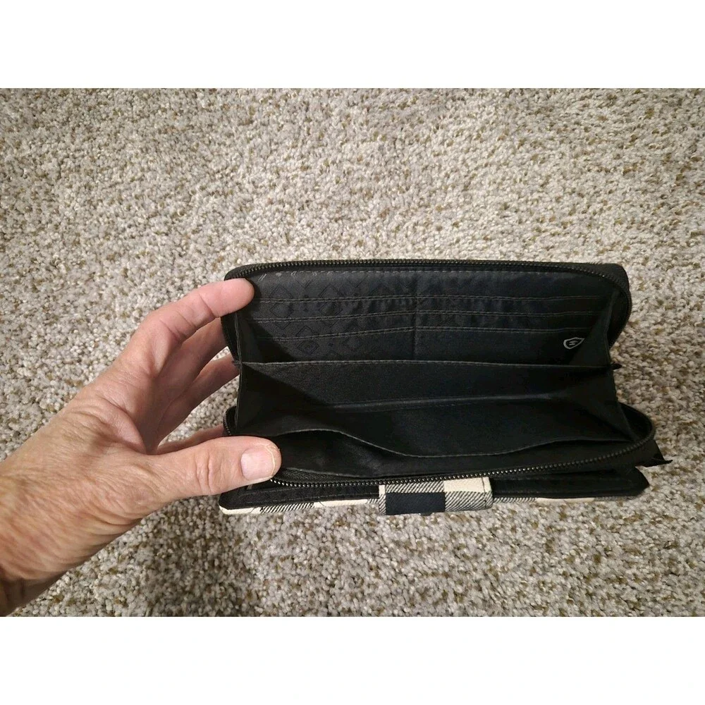 VERA BRADLEY RFID Turnlock & Zip Around Wallet - Pearl Buffalo Check Black